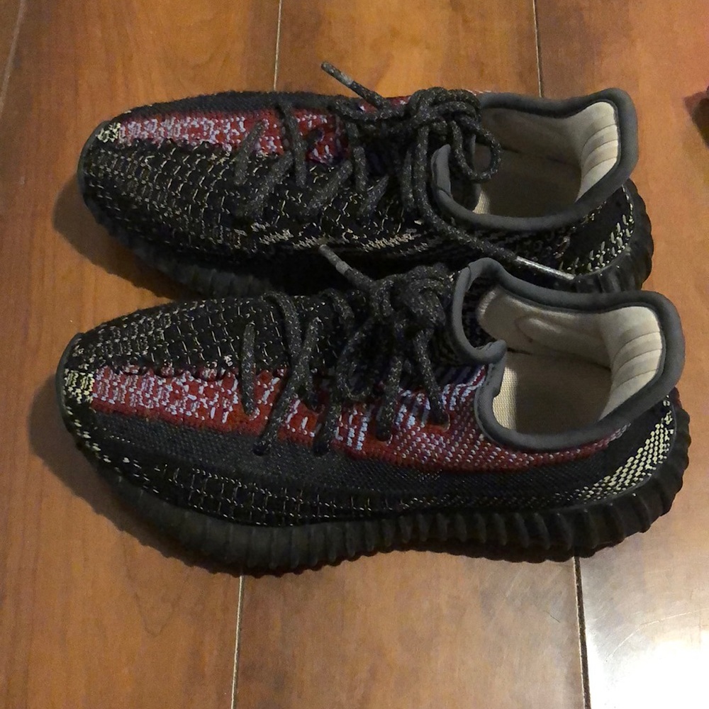 Size 4 not bad condition could be cleaned up a little no box